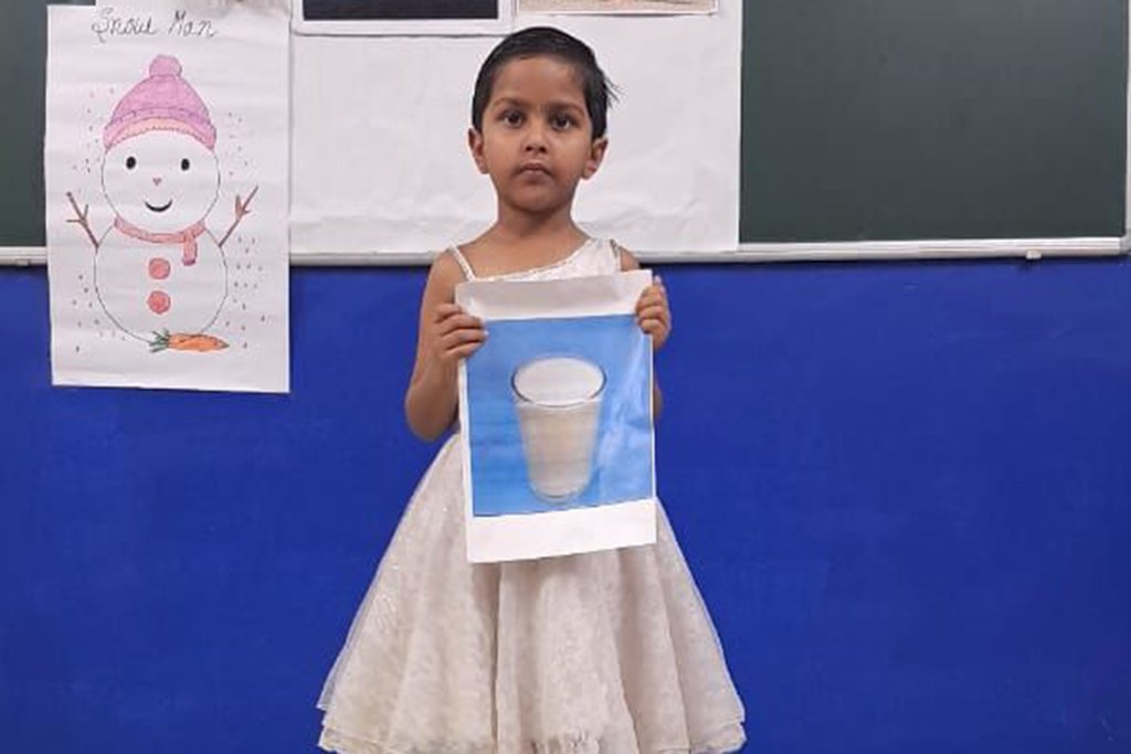 Kidzee Kalyan Nagar -  Black & White Day