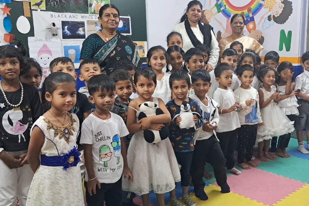 Kidzee Kalyan Nagar -  Black & White Day