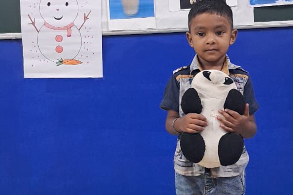 Kidzee Kalyan Nagar -  Black & White Day