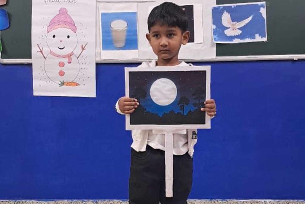 Kidzee Kalyan Nagar -  Black & White Day